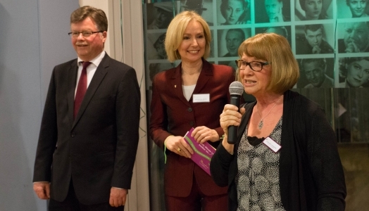 Bürgermeister Arno Goßmann, Bärenherz-Botschafterin Babette von Kienlin (ZDF) und Claudia Langanki, Leiterin Kinderhospiz