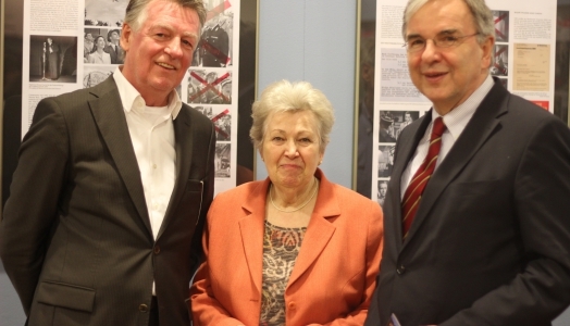 Ernst Szebedits mit Ruth Wagner und Dr. Helmut Müller